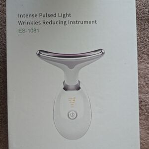 Intense Pulsed Light Wrinkles Reducing Instrument ES-1081 - White & Silver